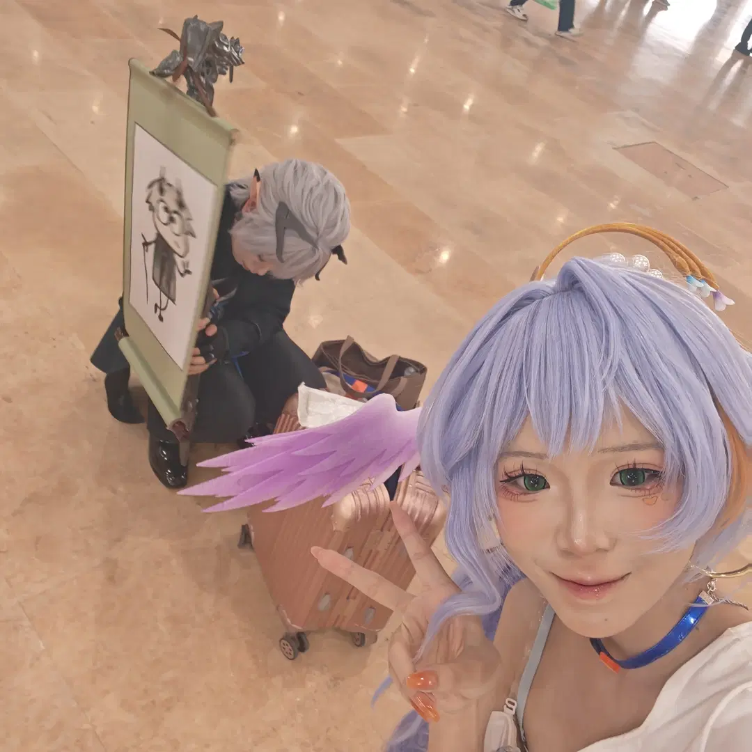 【阿达希尔cos】漫展打卡知更鸟挂画的现场记录