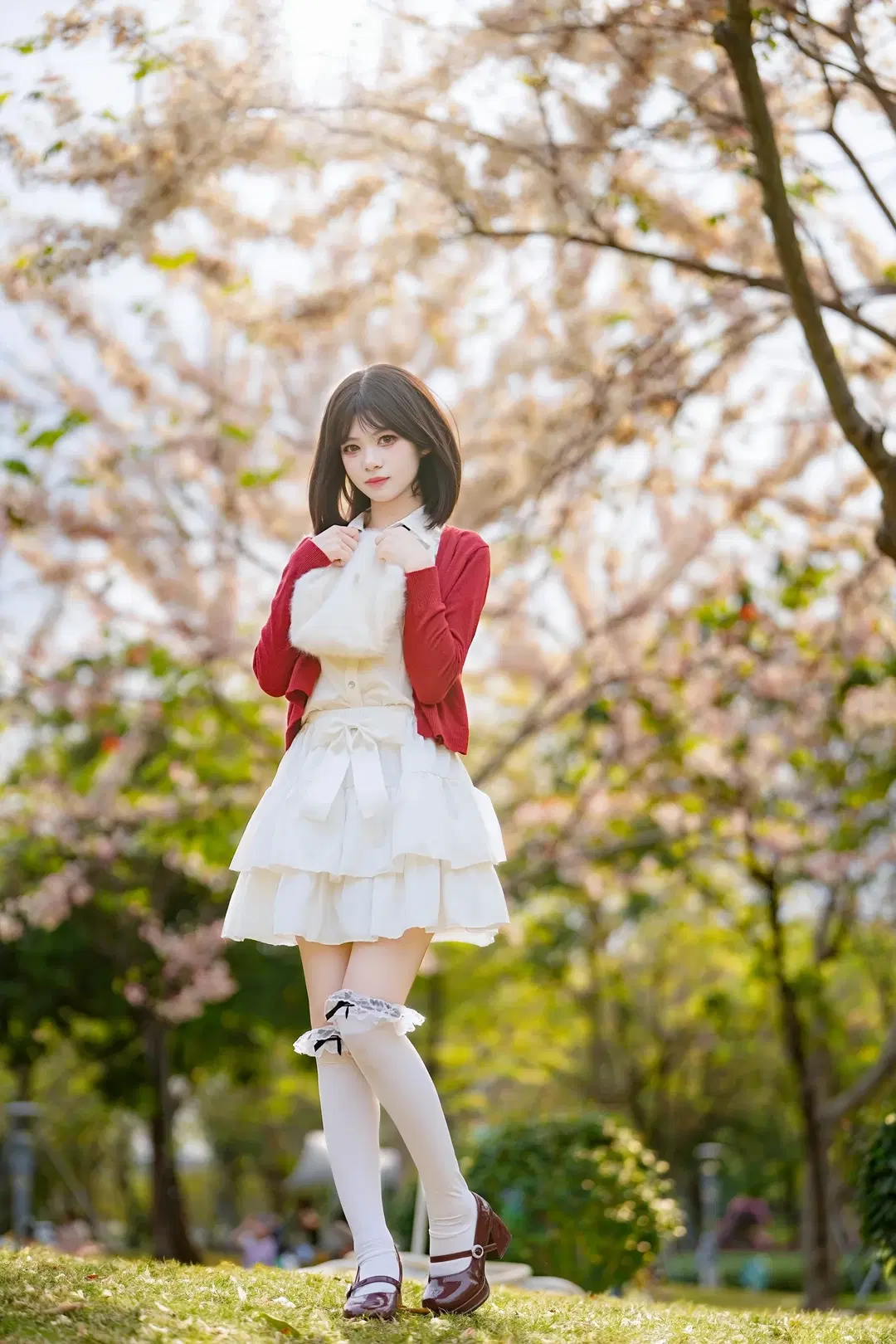 【加藤恵コスプレ】『冴えない彼女の育てかた』春の花畑に佇む聖人恵 - 新_ - 2枚目