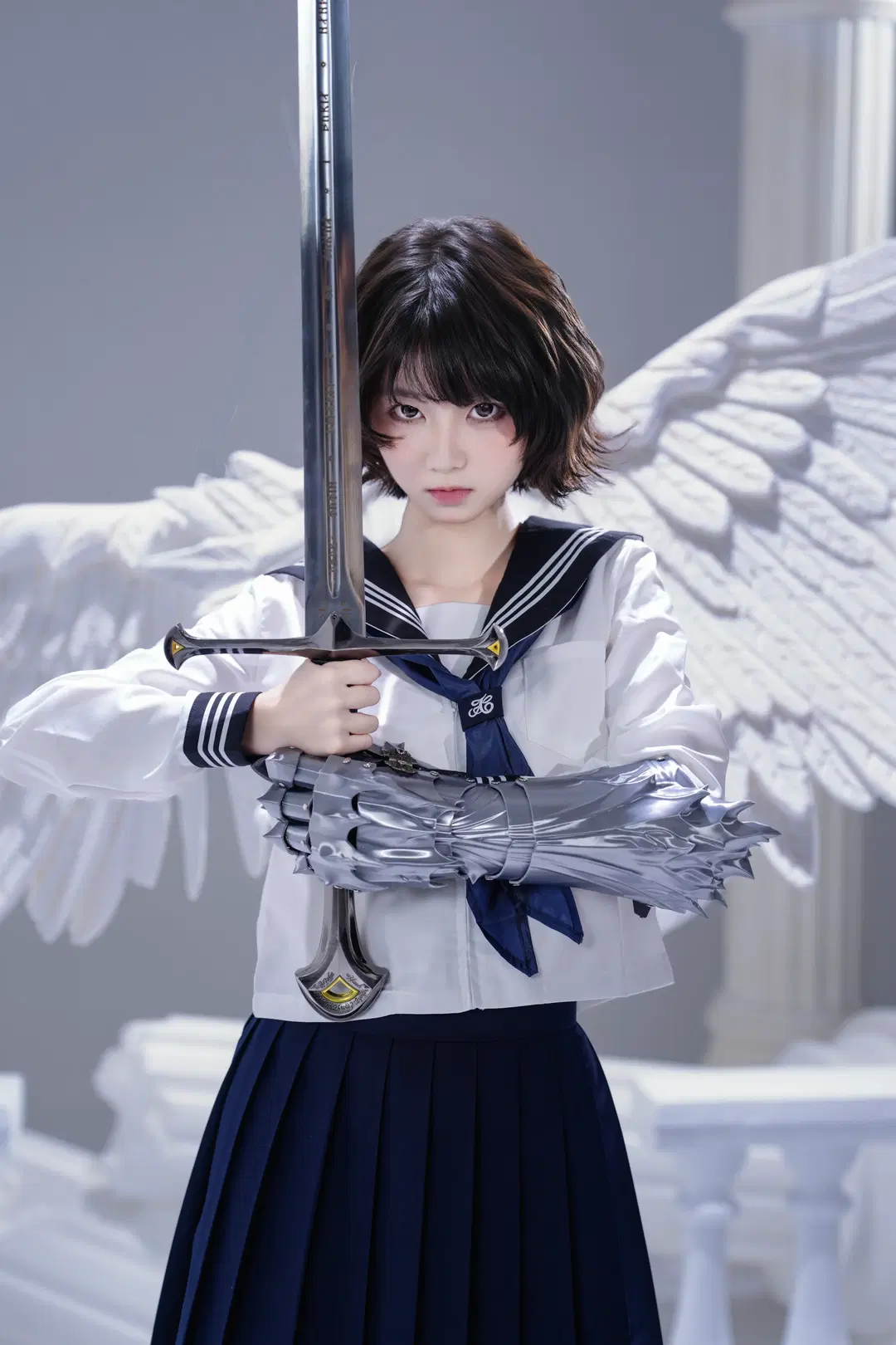 大剣を構えるJK少女、メカアームと制服が織りなすフォトセッションがクールすぎる - 新_ - 10枚目
