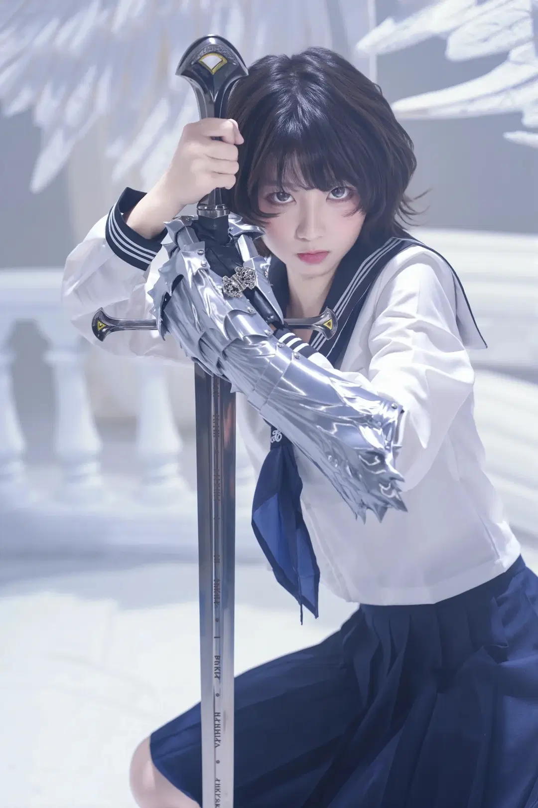 大剣を構えるJK少女、メカアームと制服が織りなすフォトセッションがクールすぎる - 新_ - 13枚目