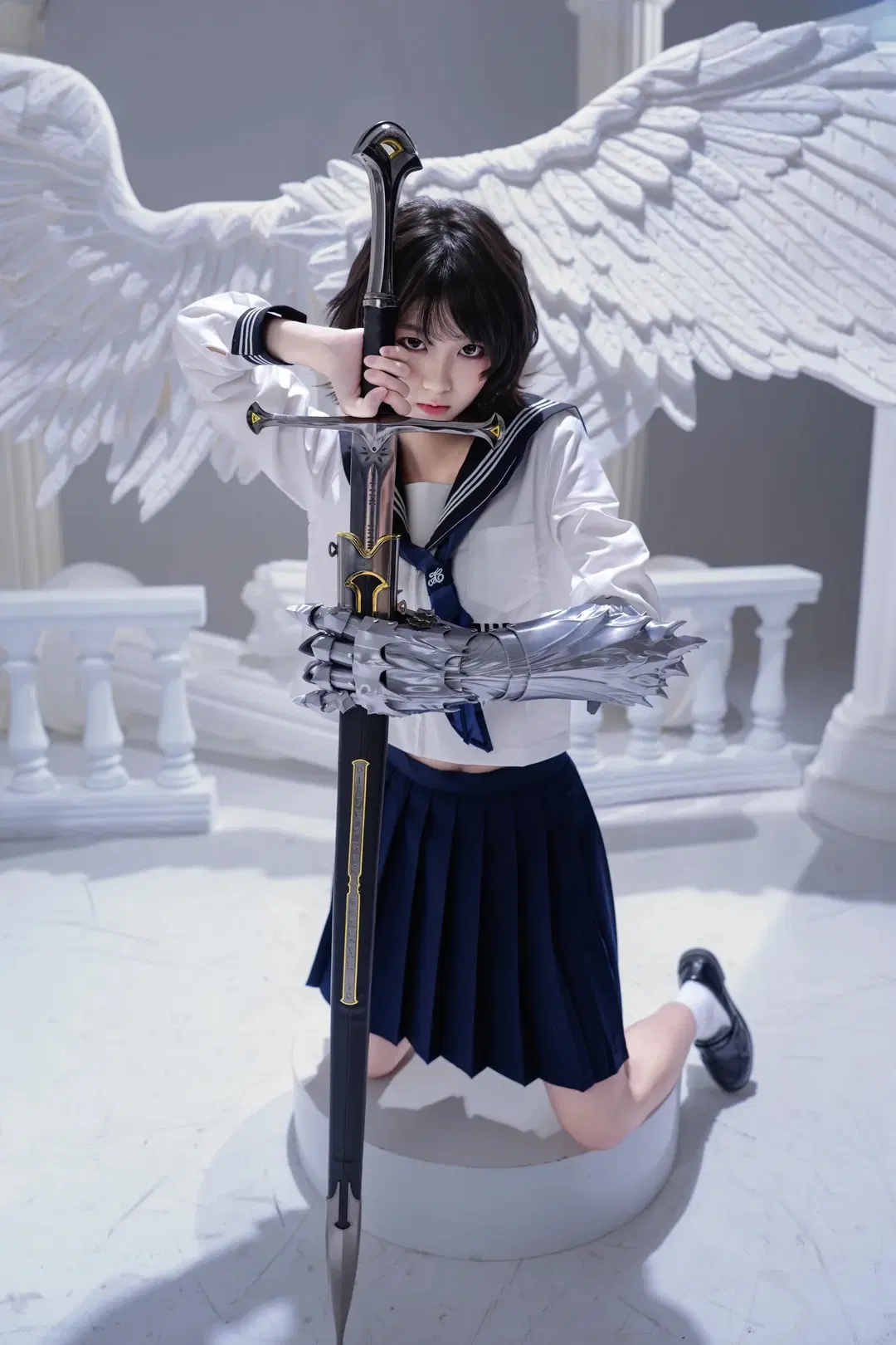 大剣を構えるJK少女、メカアームと制服が織りなすフォトセッションがクールすぎる - 新_ - 16枚目