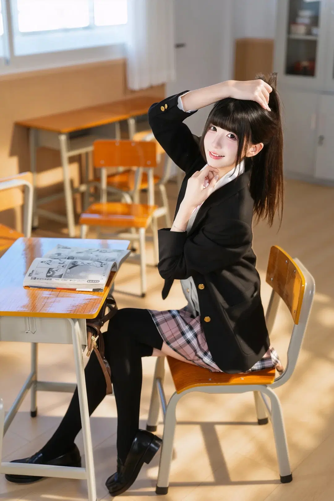 教室窗臺上的JK制服少女，黑絲長腿氛圍感拿捏了 - 新_ - 第13張
