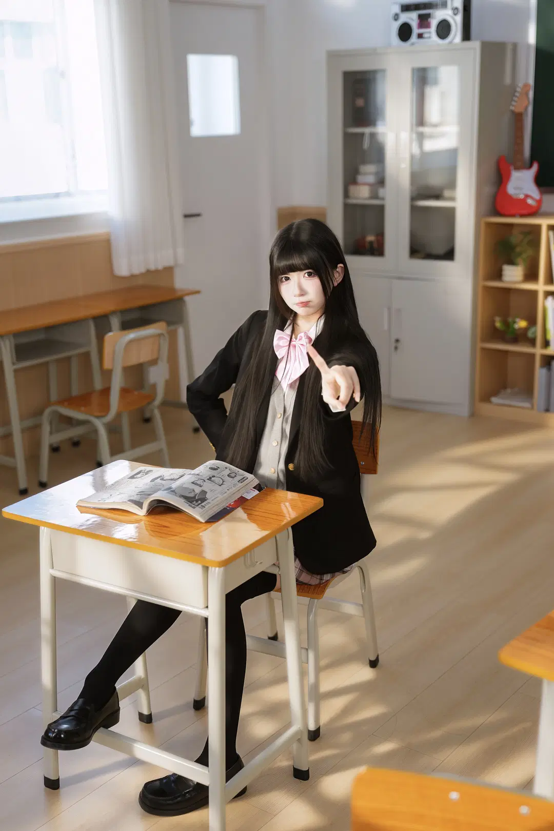 教室窗臺上的JK制服少女，黑絲長腿氛圍感拿捏了 - 新_ - 第16張