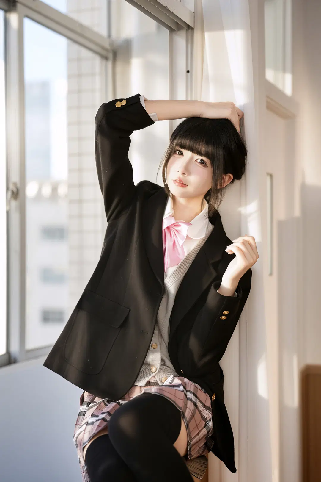 教室窗臺上的JK制服少女，黑絲長腿氛圍感拿捏了 - 新_ - 第4張