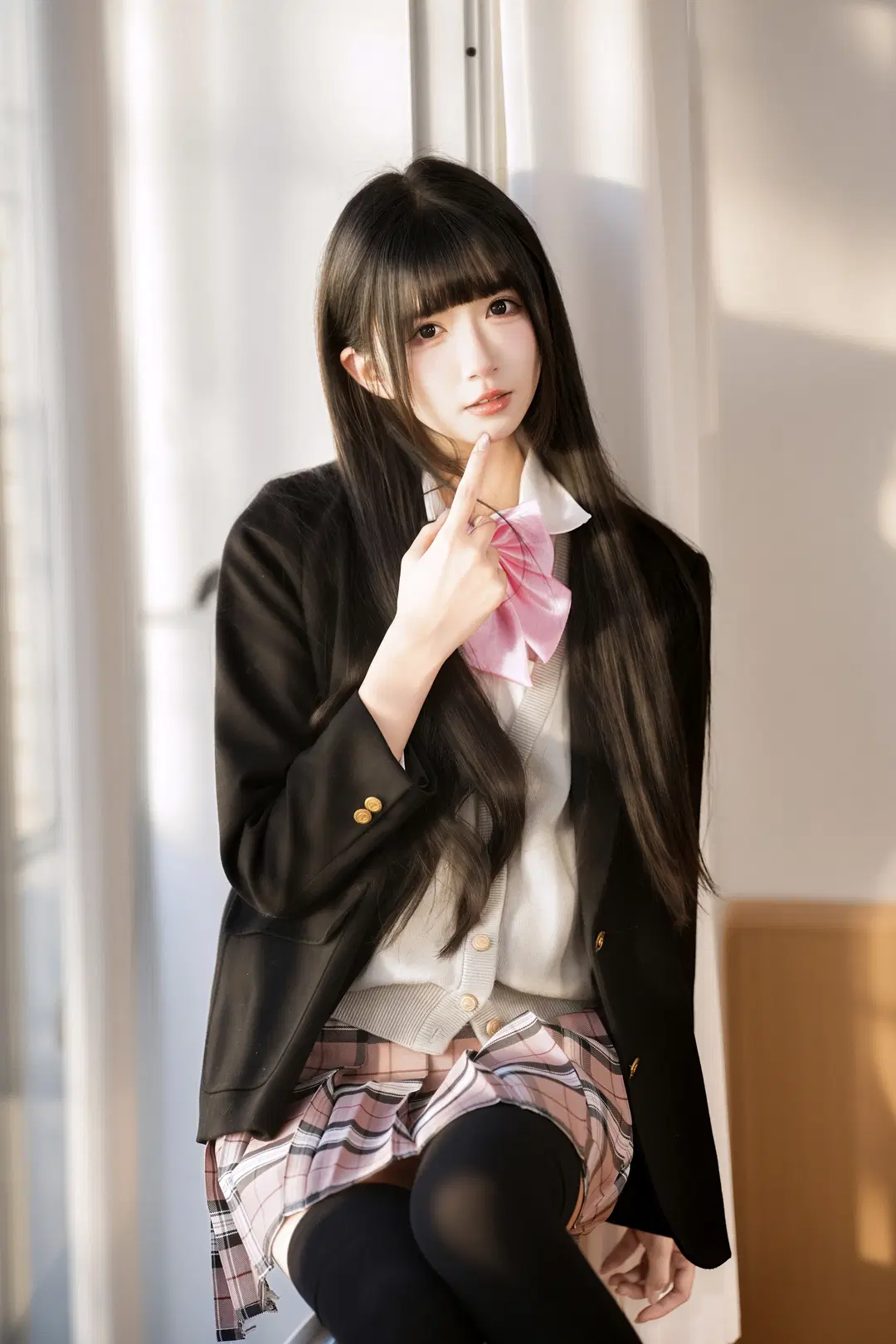 教室窗臺上的JK制服少女，黑絲長腿氛圍感拿捏了 - 新_ - 第5張