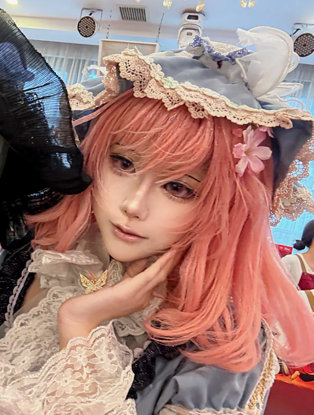 [Saigyouji Yuyuko cosplay] Touhou Project's Netherworld Ghost Princess: Admiring blossoms with elegance today as always by 爱抢七旬老太拐杖 - Image 2