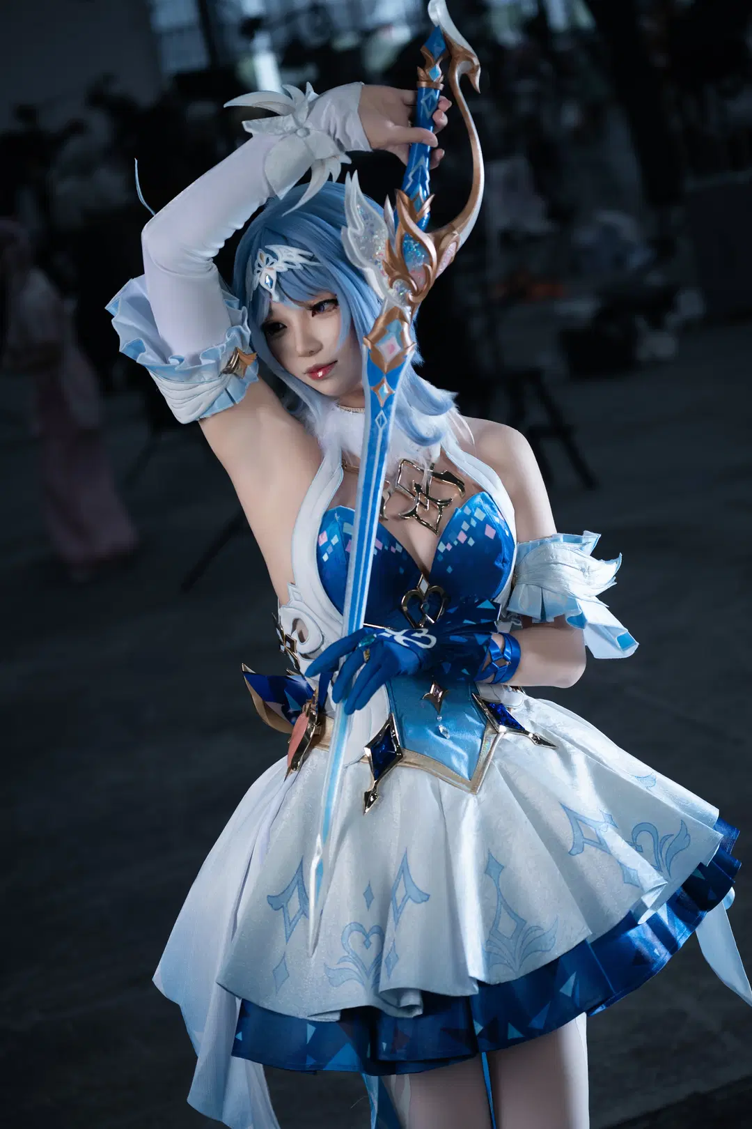 [Odette cosplay] Genshin Impact Snezhnaya cosplay style, an Anime-style photography record holding an ice-blue long sword by 荔枝要理智 - Image 2