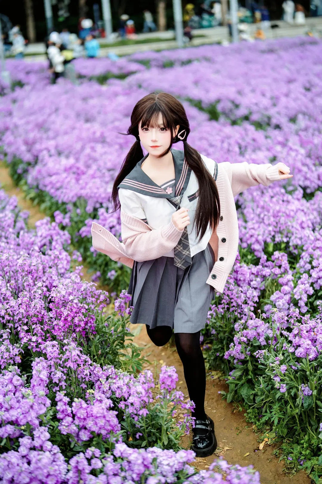 JK制服, 水手服, 花海写真, 粉色系穿搭, 黑色连裤袜