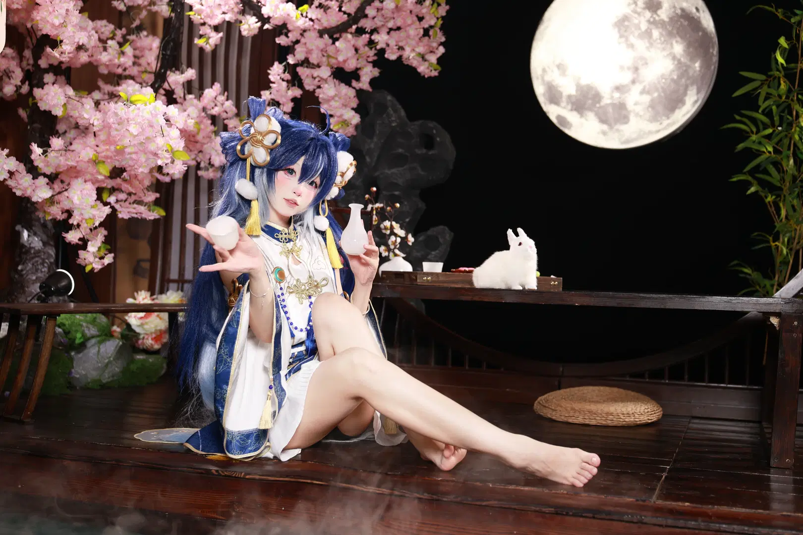 【尤諾cos】鳴潮滿月之夜，櫻花水畔的靜謐時刻