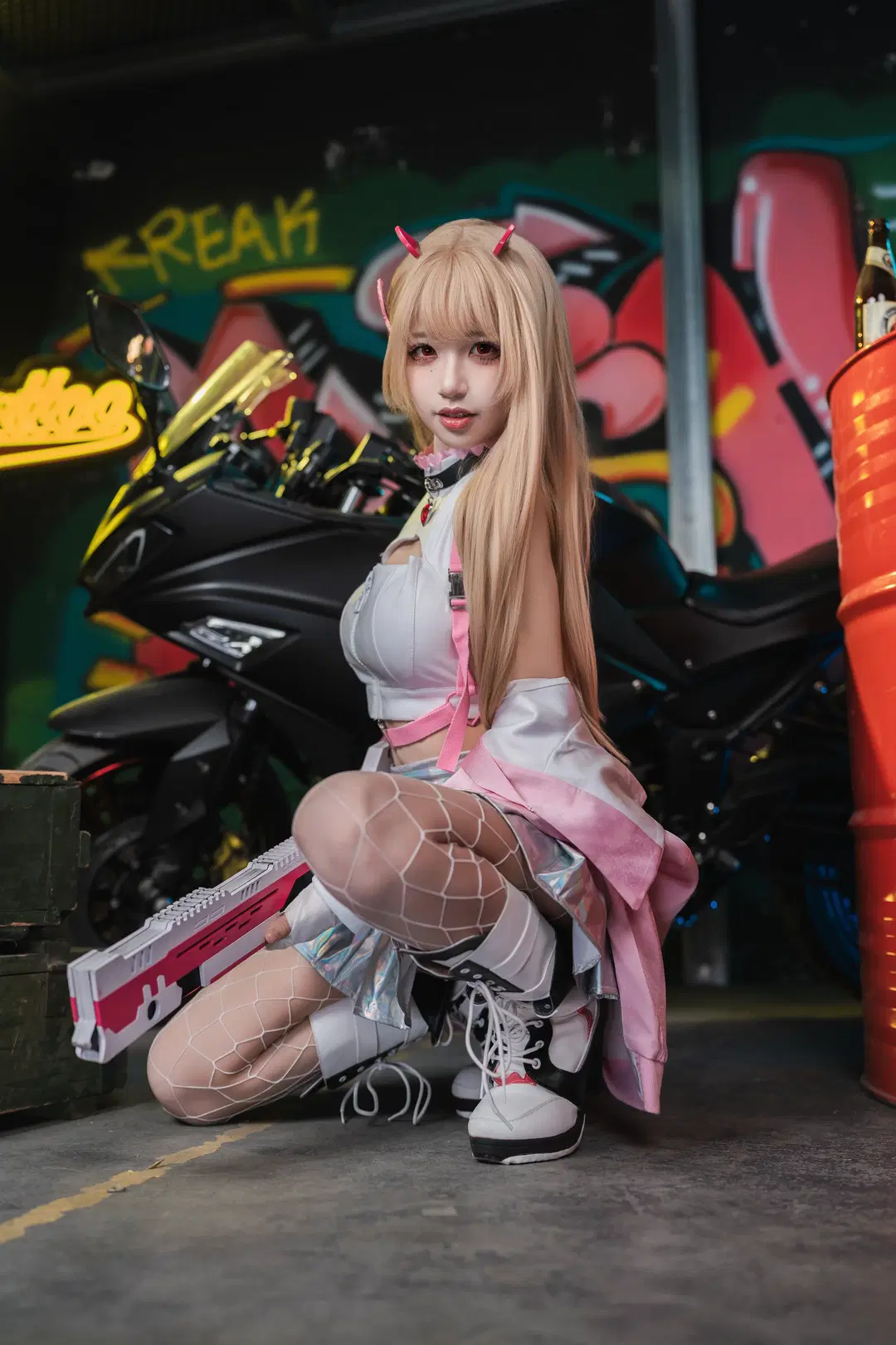 【毒蛇cos】NIKKE勝利女神塗鴉車庫裡的甜辣小惡魔 - 粥粥🥕📷 - 第5張