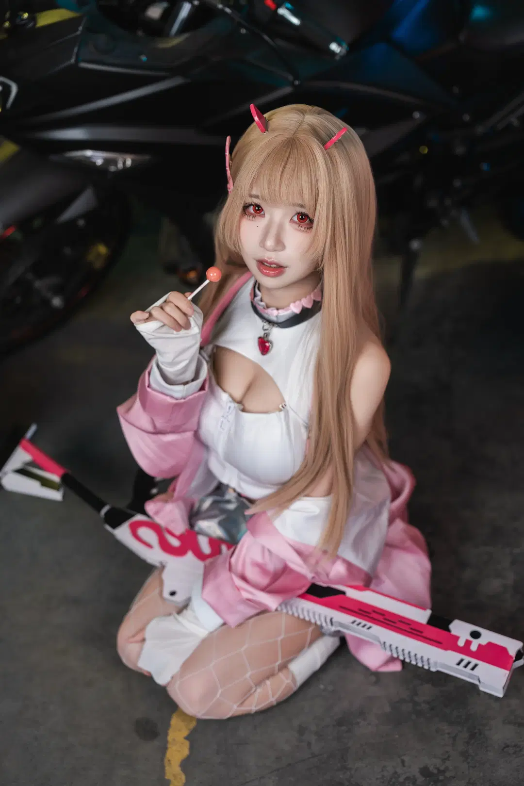【バイパーコスプレ】『勝利の女神：NIKKE』ストリート×バイクスタイルの撮影シェア - 粥粥🥕📷 - 2枚目