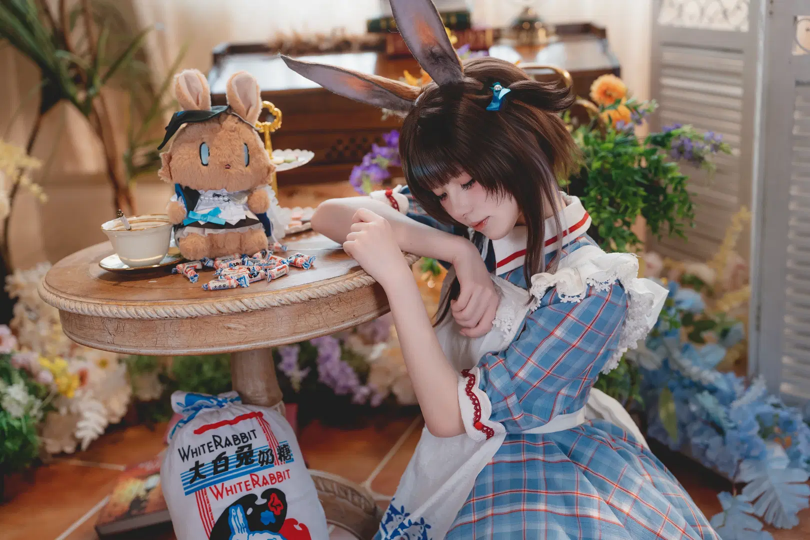 【阿米婭cos】羅德島小兔子的大白兔奶糖童話下午茶 - 粥粥🥕📷 - 第3張