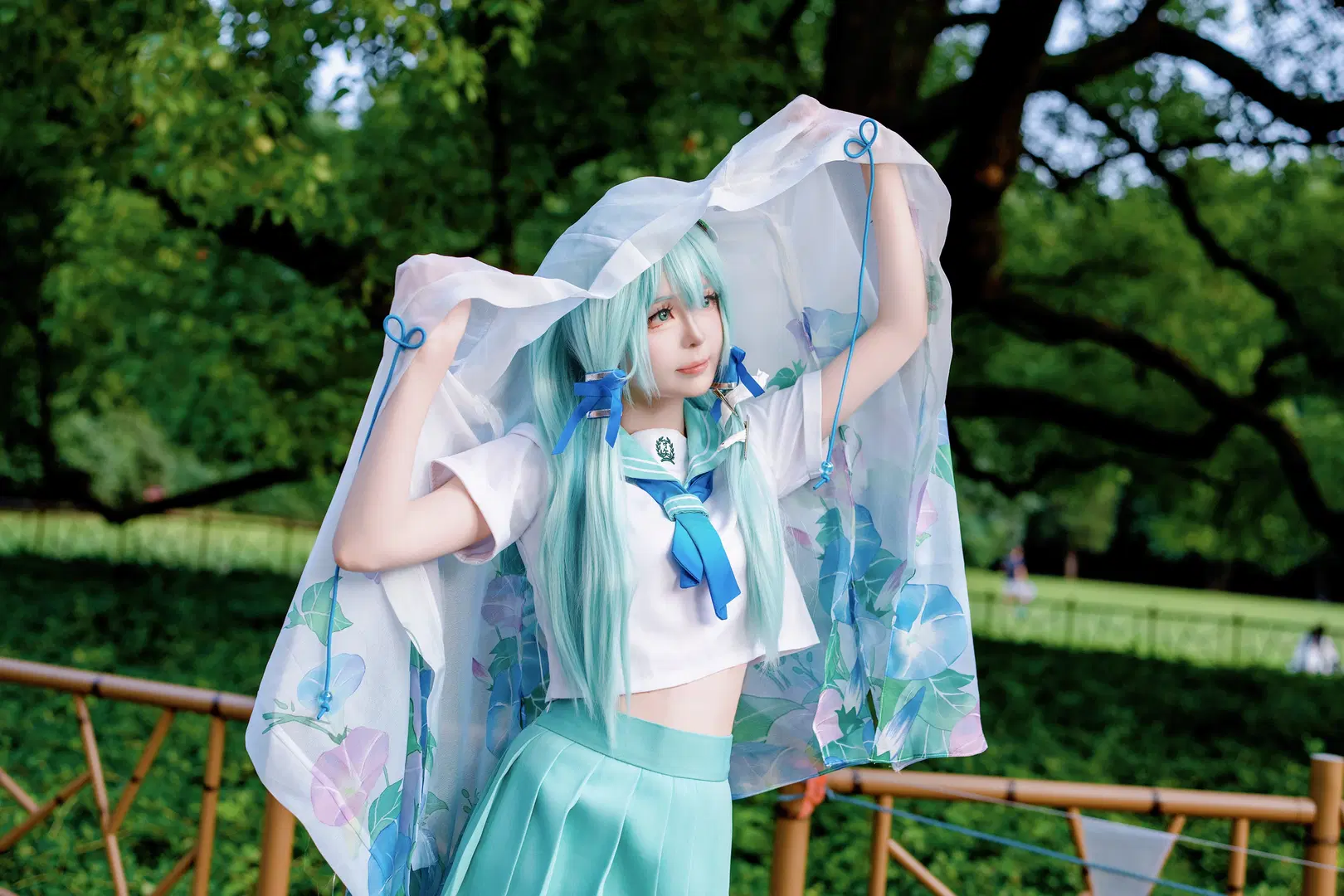 [Kochiya Sanae Cosplay] Embracing the Breeze in the Verdant Woods of Touhou Project by 音吾音吾音 - Image 2