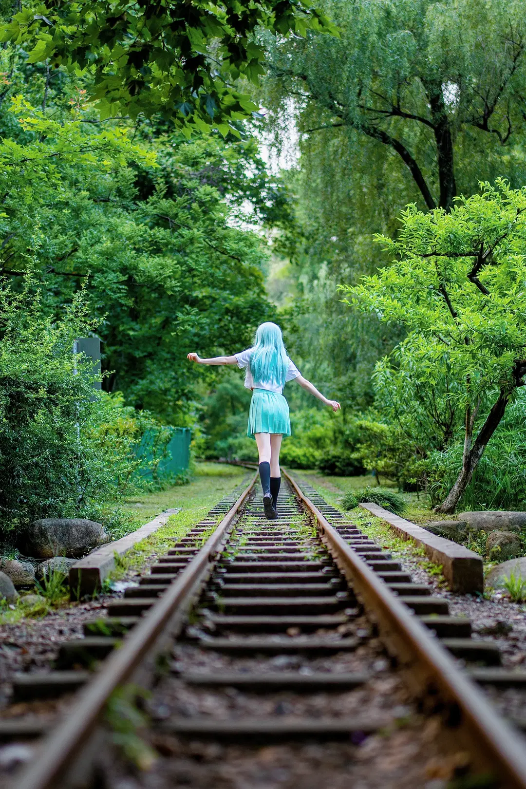 [Kochiya Sanae Cosplay] Embracing the Breeze in the Verdant Woods of Touhou Project by 音吾音吾音 - Image 5