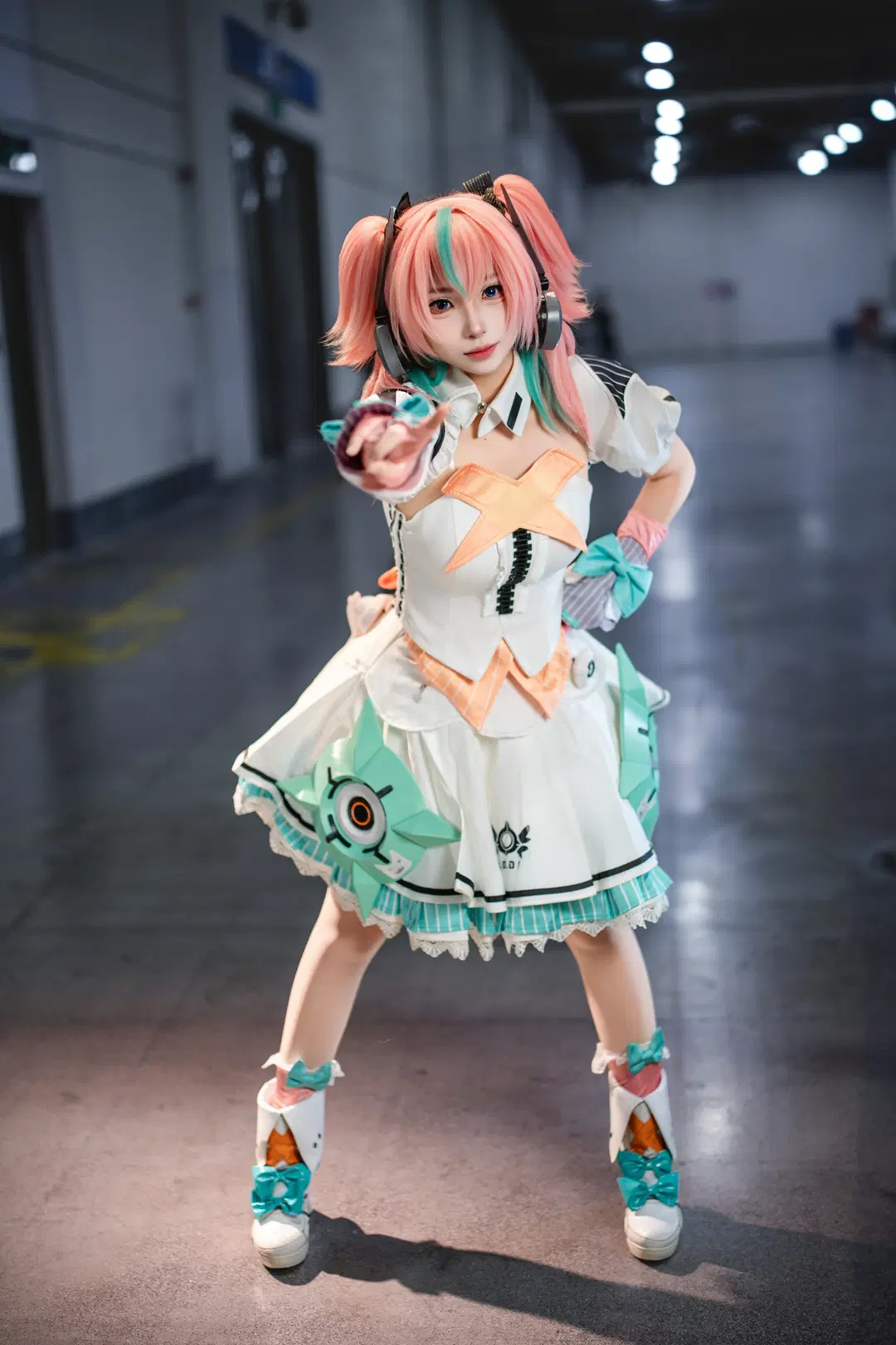 【爱芮cos】绝区零妄想天使门面担当的舞台张力 - 音吾音吾音 - 第4张
