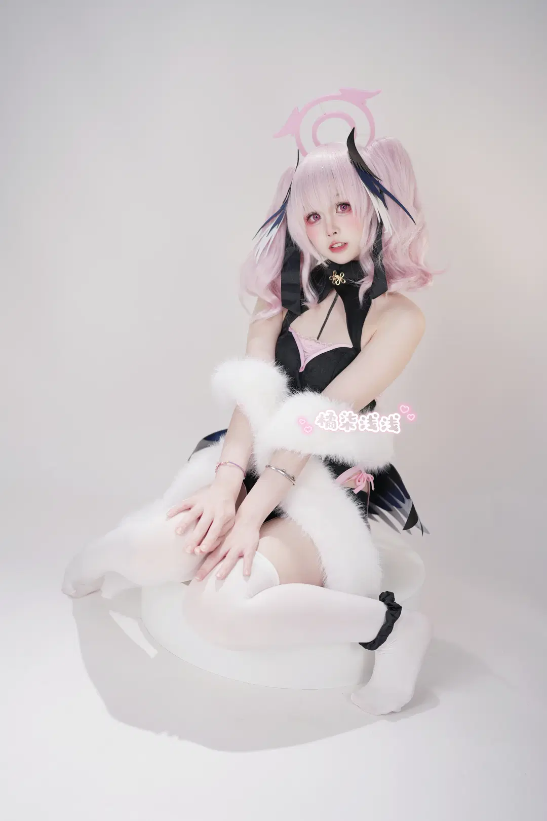 [Shimoe Koharu cosplay] Blue Archive: Collision of Black Qipao and White Stockings by 橘柒浅浅 - Image 4