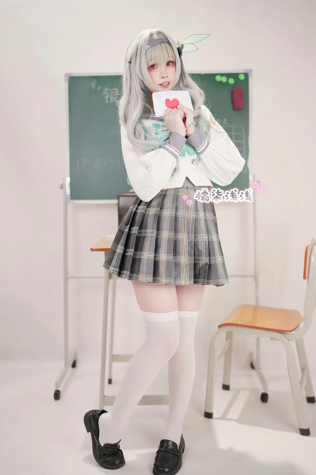 Firefly cosplay Honkai: Star Rail: Heart-Fluttering Letter in the Classroom by 橘柒浅浅 - Image 3