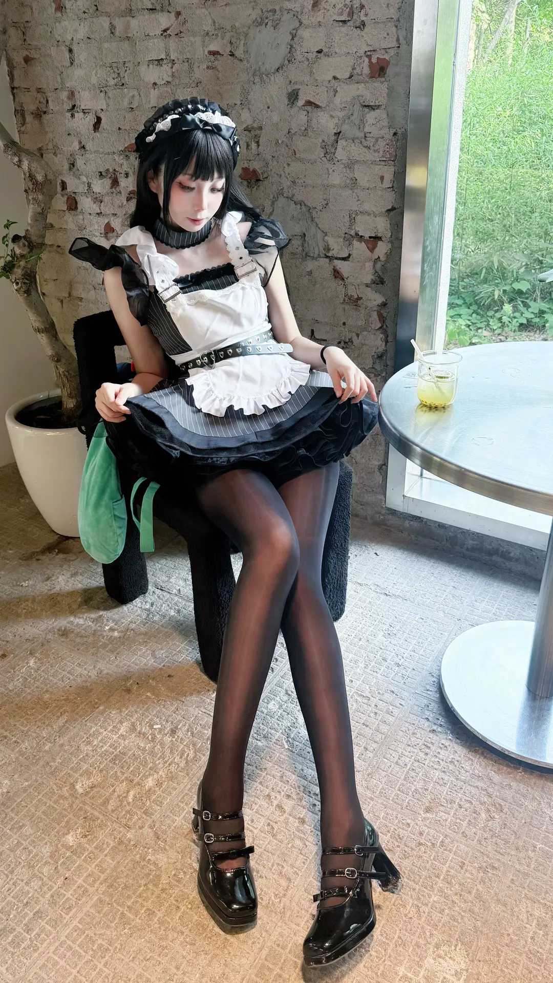 cosplay, 黑丝, 二次元穿搭, 女仆装cos, 咖啡馆写真