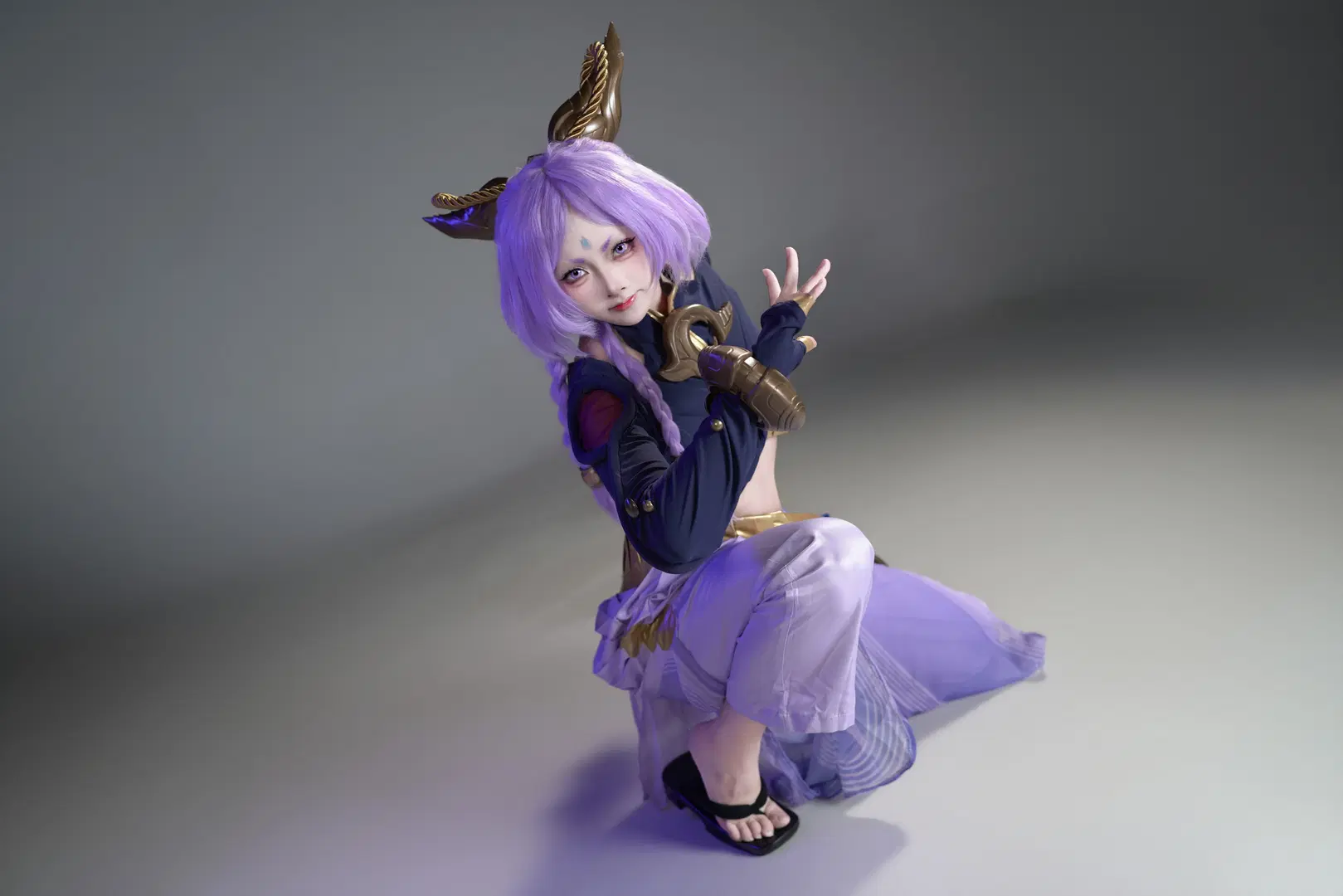 【芸阿娜cos】不会P特效，全靠肢体动作和服装细节撑起英雄联盟新英雄的排面 - 矢泽焰焰子 - 第8张