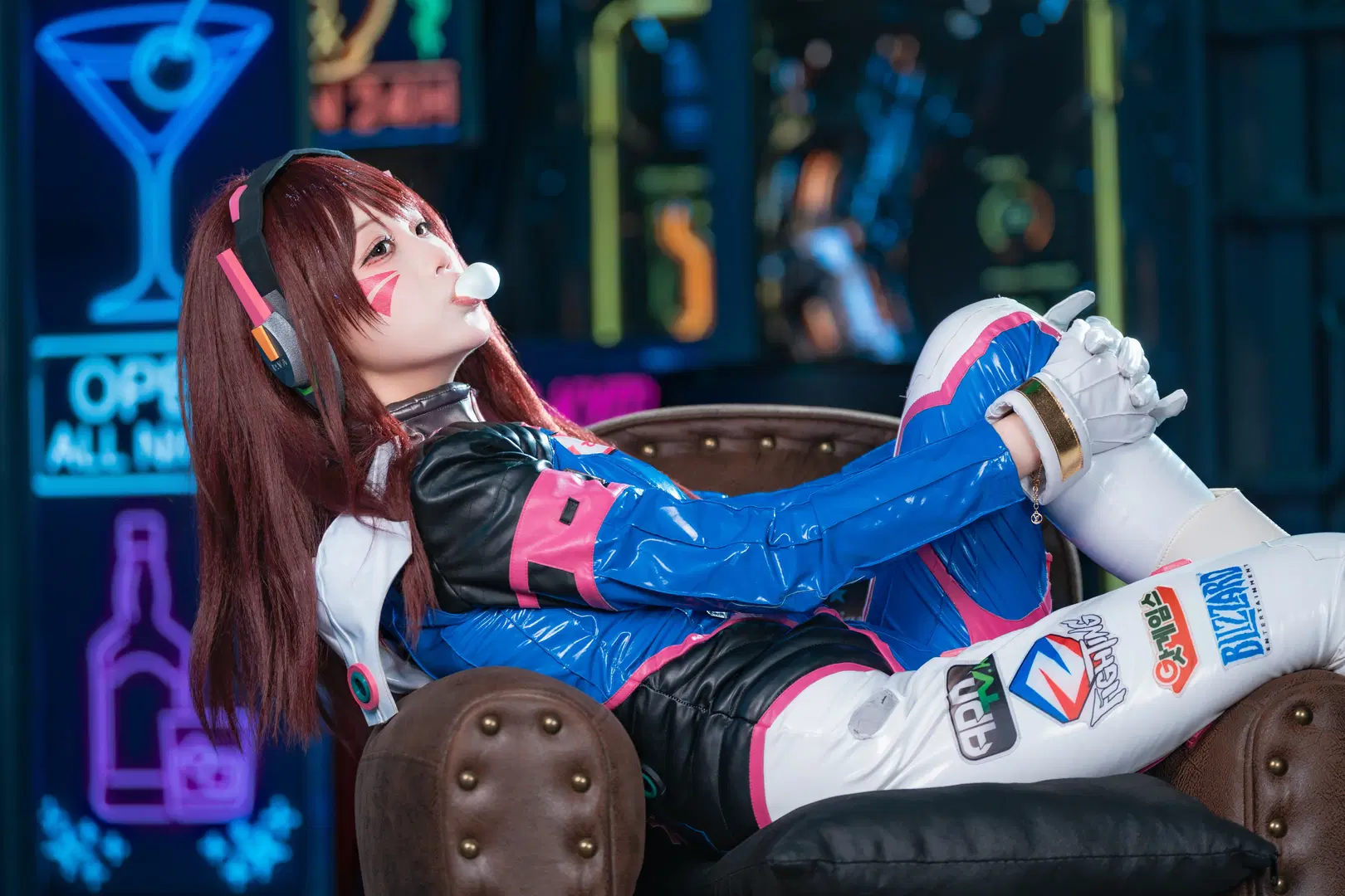 【D.Va cos】守望先锋霓虹赛博朋克，紧身战衣再现战场精灵 - 老塞Liquidboom - 第4张