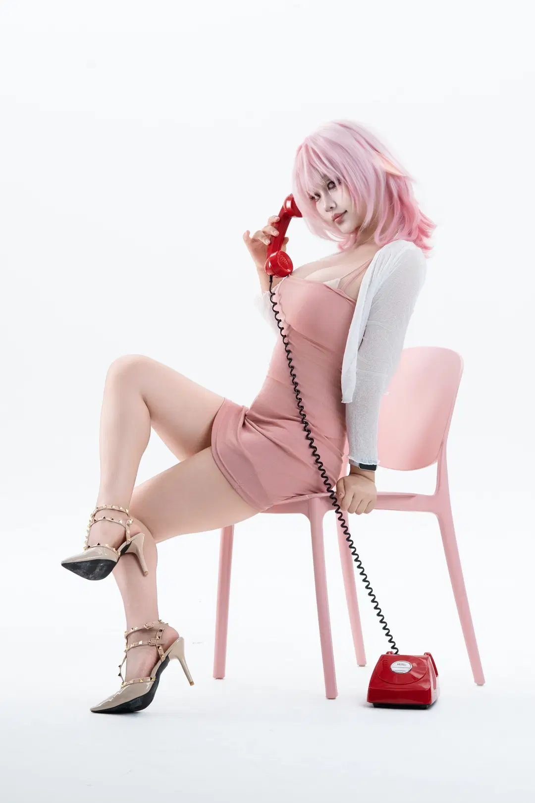 【レミエール コスプレ】『ゼンレスゾーンゼロ』セルフコーデ白ホリ撮影、レトロ電話が紡ぐ物語 - Bearsan - 3枚目