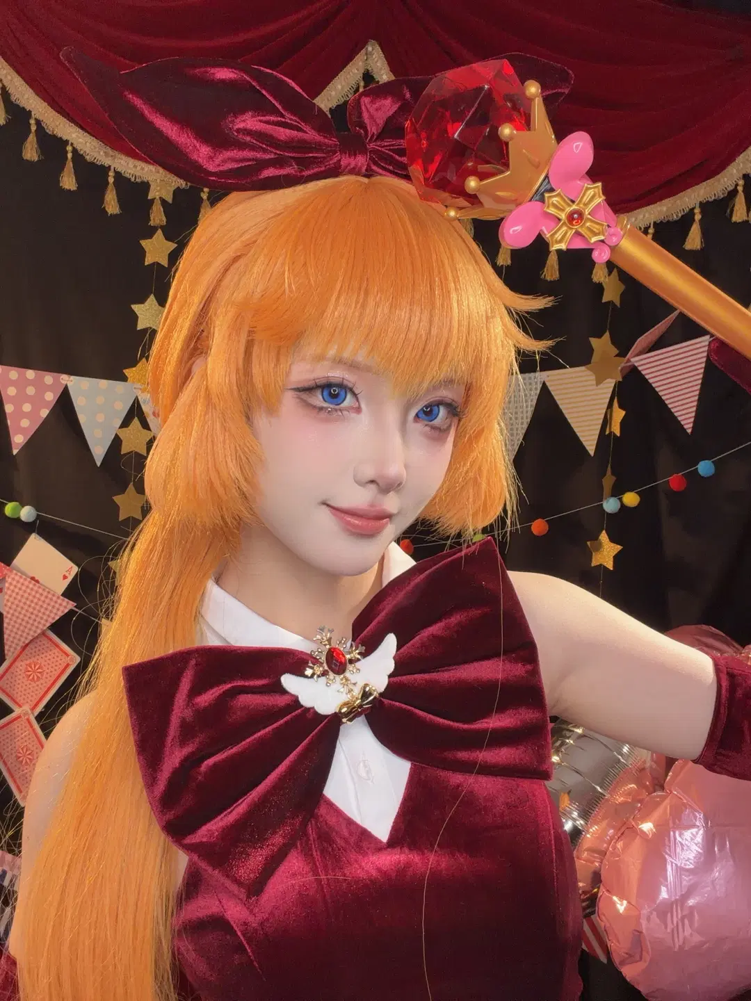 魔法少女cos, 羽丘芽美cos, 怪盗圣少女, 橙发蓝瞳, 酒红天鹅绒