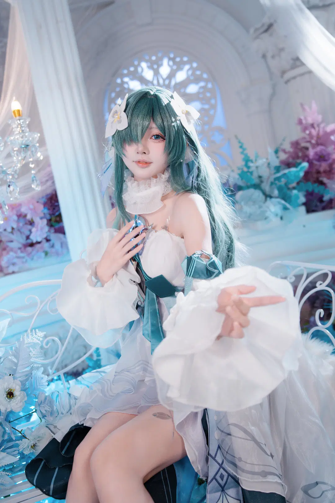 【沃雅妮莎cos】原神梦幻宫廷风，绿发白裙的灵动呈现 - 猫科狐狸米缸（痴呆版） - 第4张
