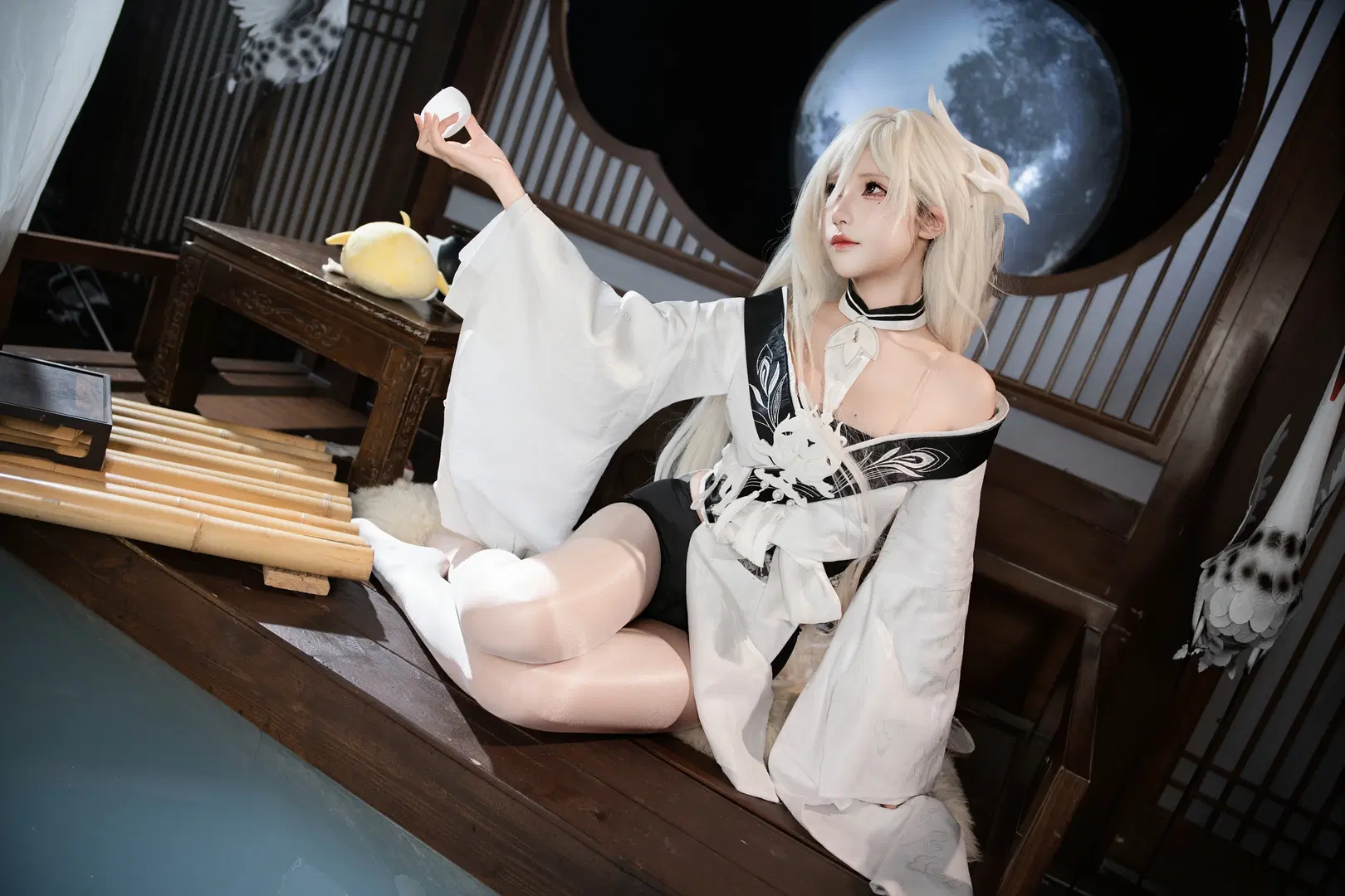 『アズールレーン』白鳳 コスプレ、古風な情景に映える白ストッキングと翼 - Cosmos远辰📷 - 2枚目