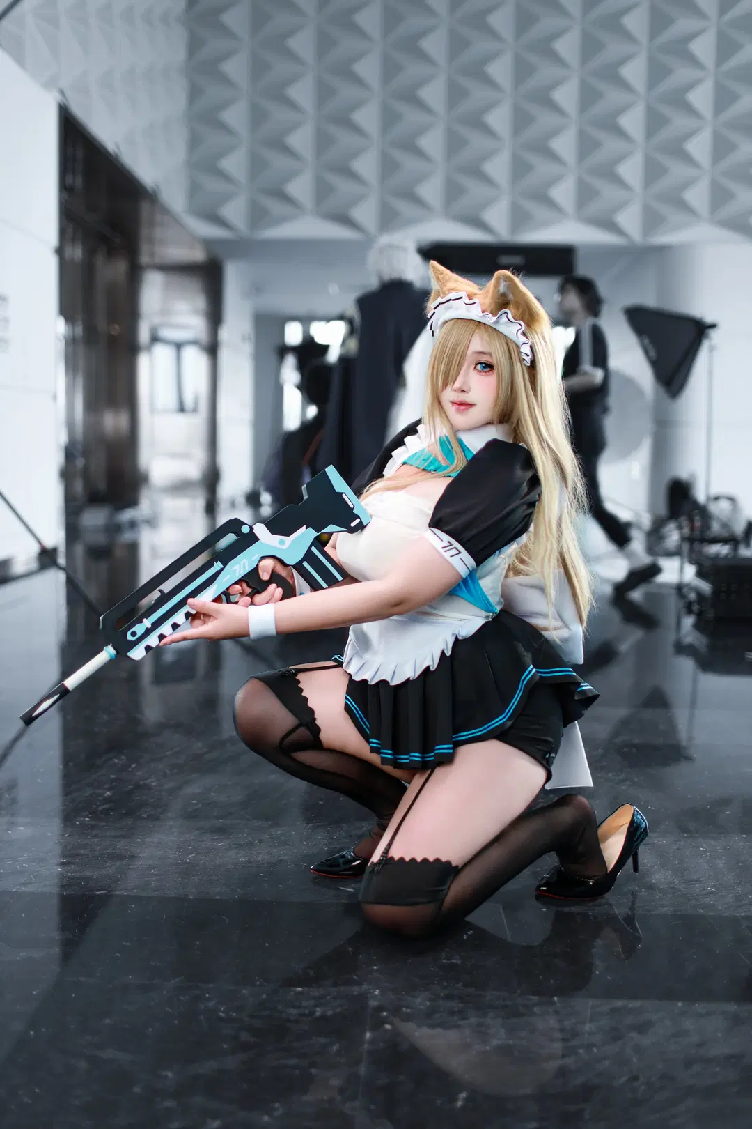 [Ichinose Asuna cosplay] Blue Archive: The True Aesthetic of Maid outfit and Black stockings Convention photo by 芫宝 - Image 6