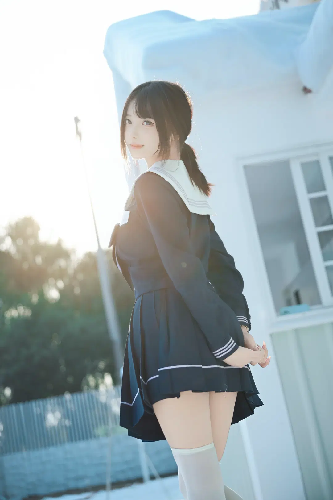 阳光下的日系水手服JK写真