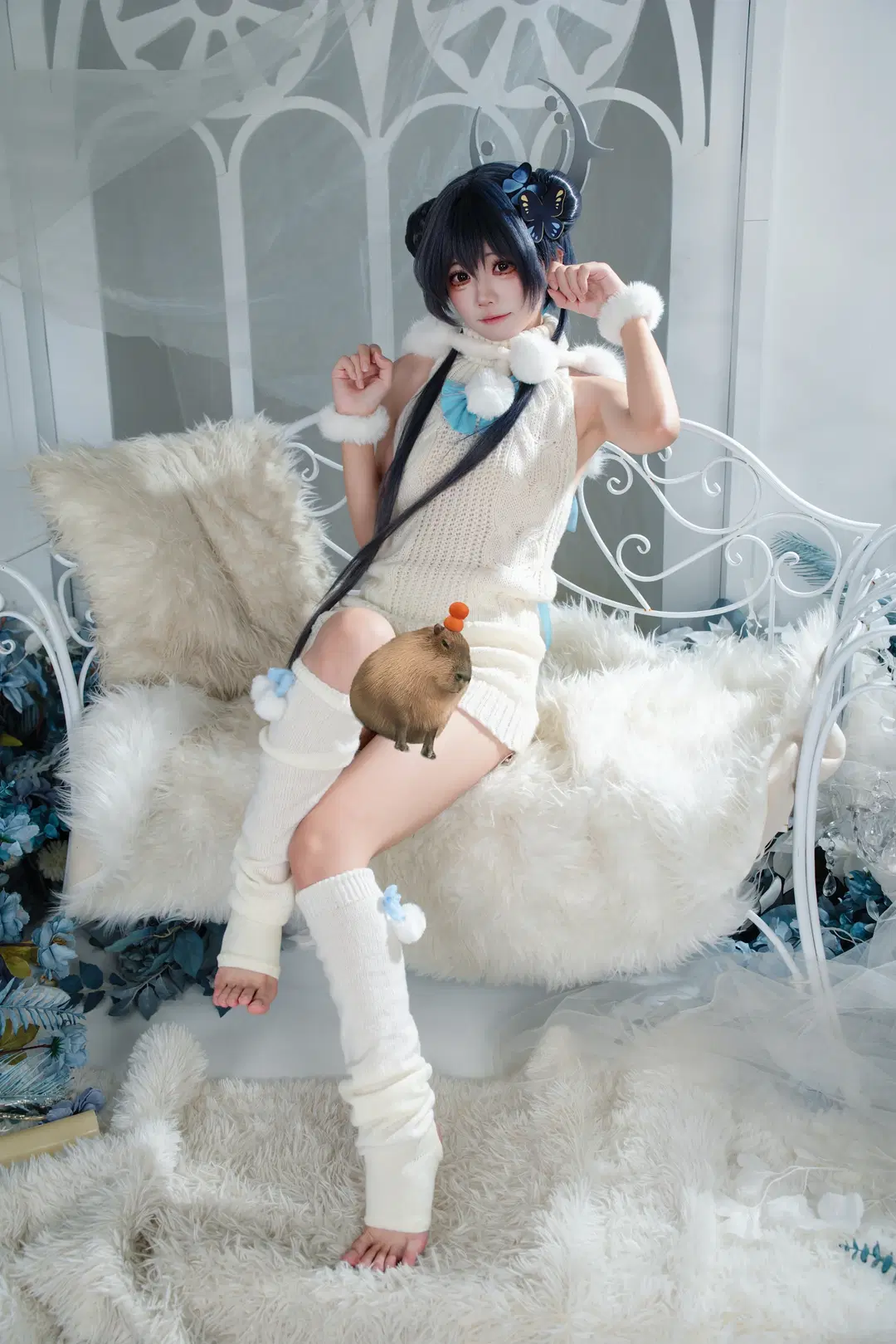 [Misaki cosplay] Low-Angle White Plush Aesthetic Indoor Photoshoot by 朝三暮四 - Image 2