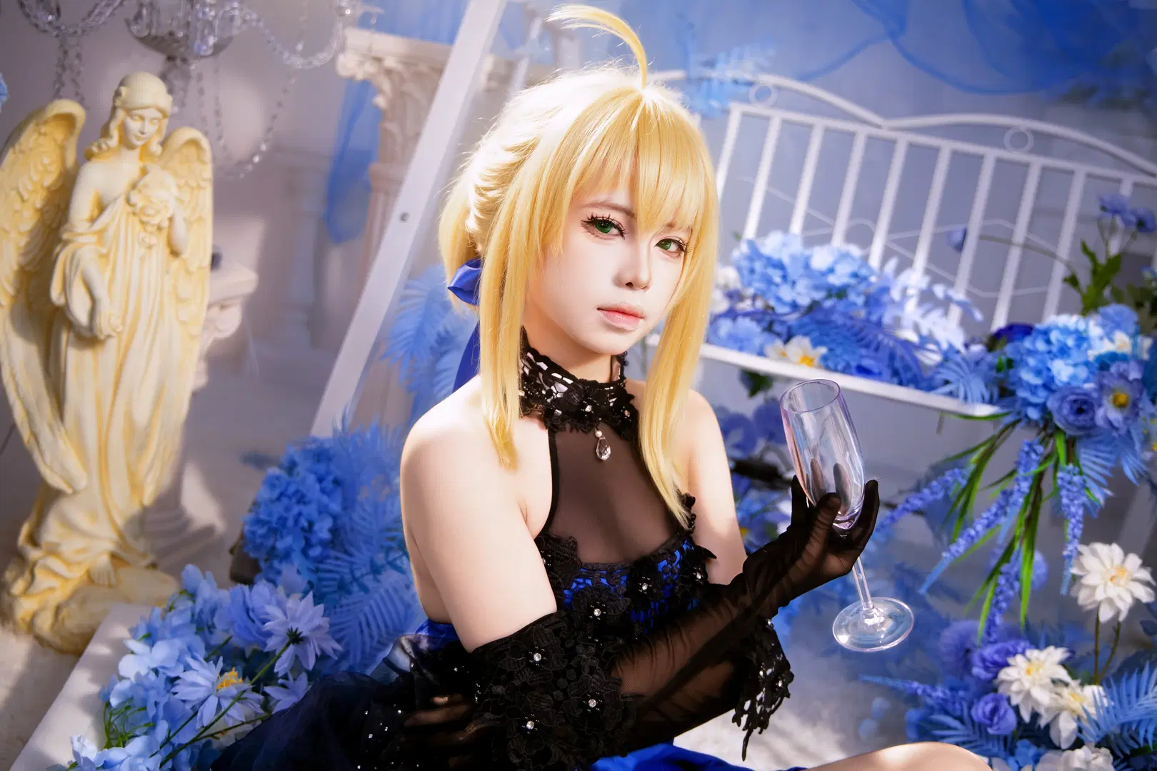【アルトリア コスプレ】南寧スタジオ撮影、青い花畑に佇む静謐なひととき - 南宁星漫映画摄影棚 - 6枚目