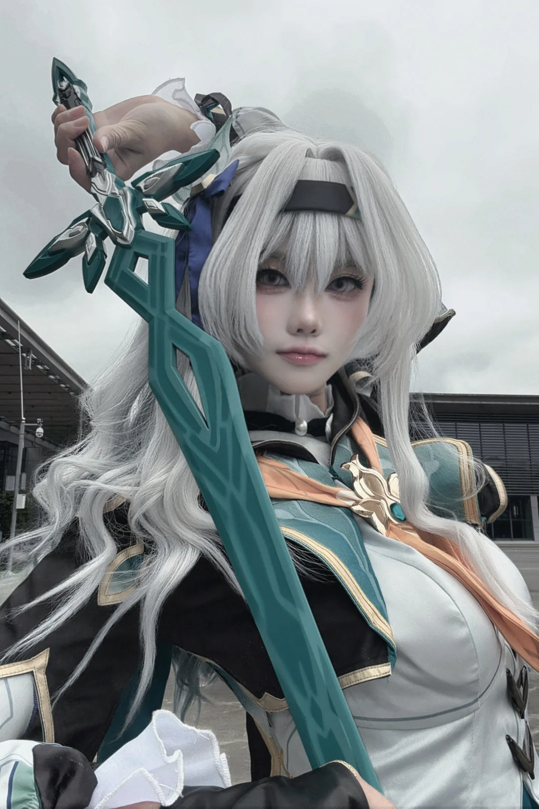 崩坏星穹铁道, 流萤cos, 二次元cosplay, 银发cos, 阴天摄影